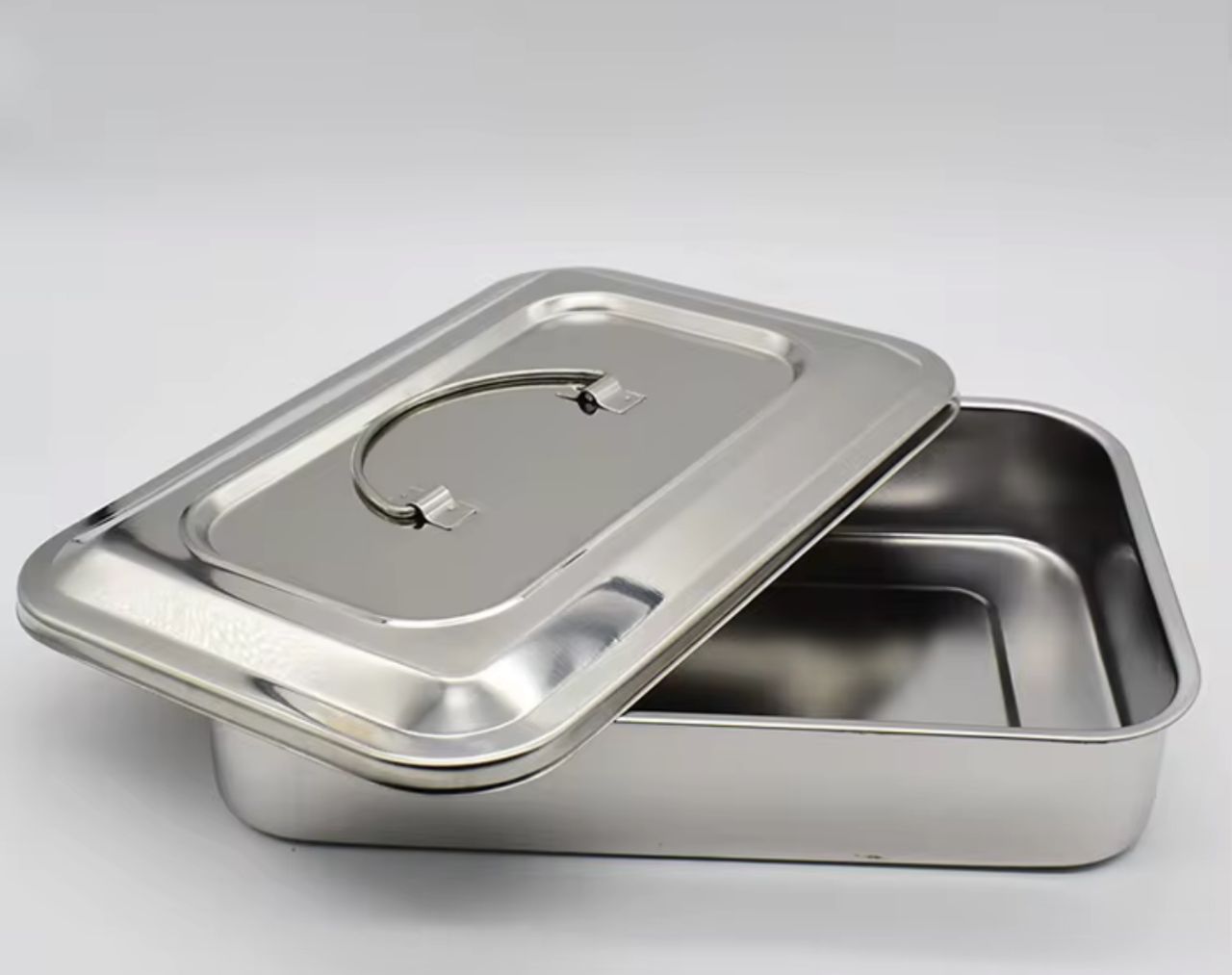 Boîte médicale inox 9 (15 x 24 cm) – Solution de stérilisation compacte